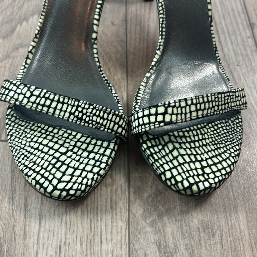 Perfect Stuart Weitzman ankle strap 3” heel patterned sandals black cream 6 - Picture 6 of 9